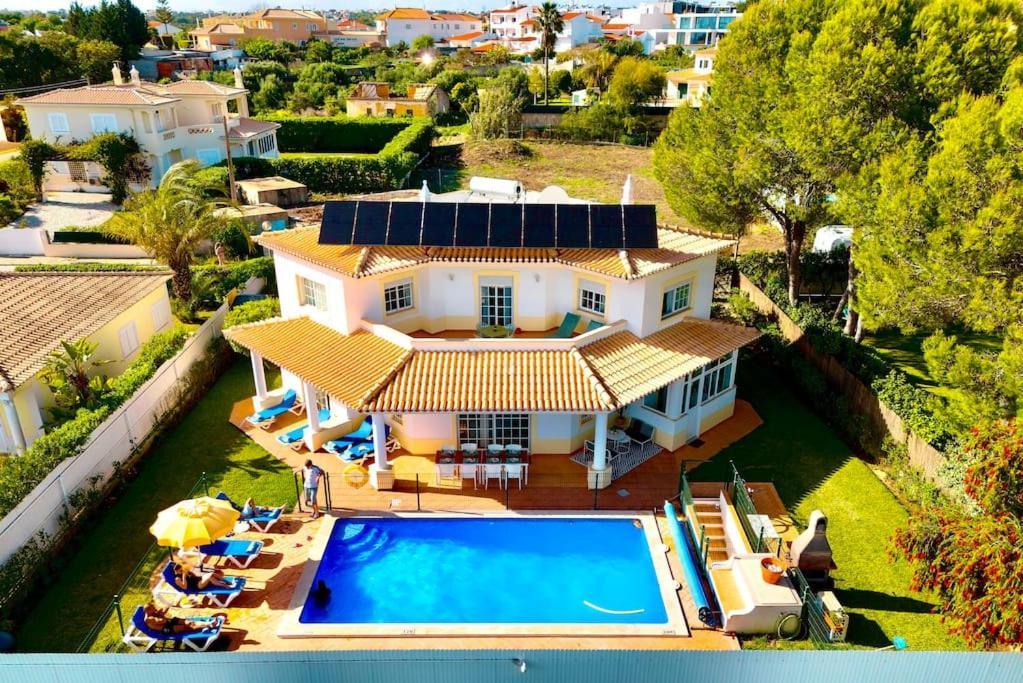 Villa Casa Luna With Saltwater Pool à Olhos de Agua  Extérieur photo